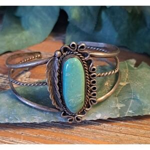 Vintage Native American Navajo Turquoise Sterling Silver Cuff Bracelet
